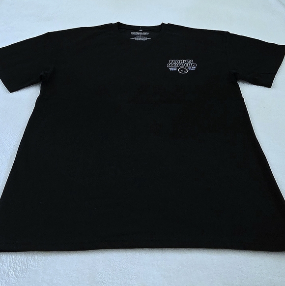 Peanuts "Peanuts Social Club" Graphic Tee👕 - NWT - Picture 12 of 15